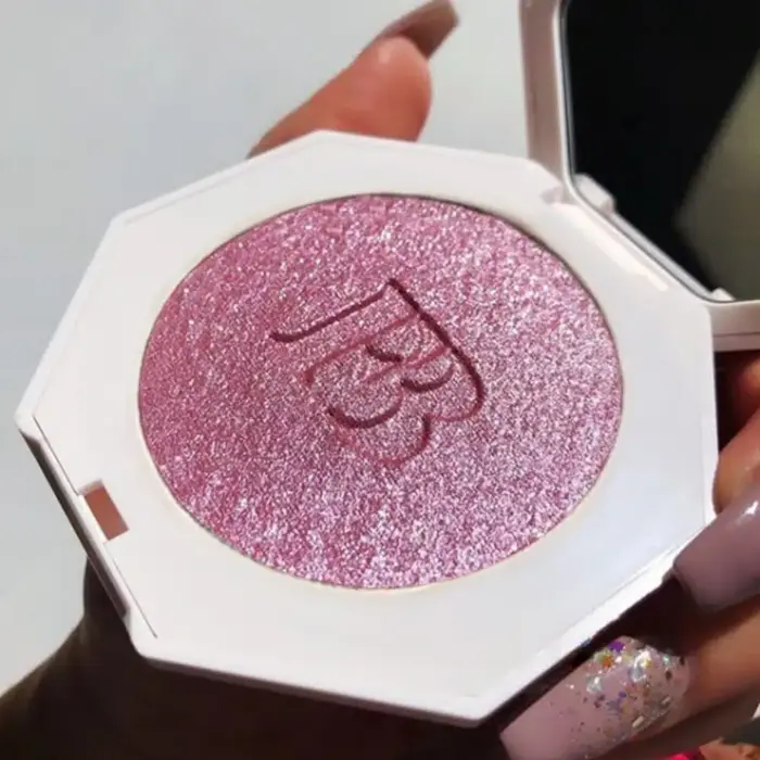 Shimmering Highlighter - Image 6