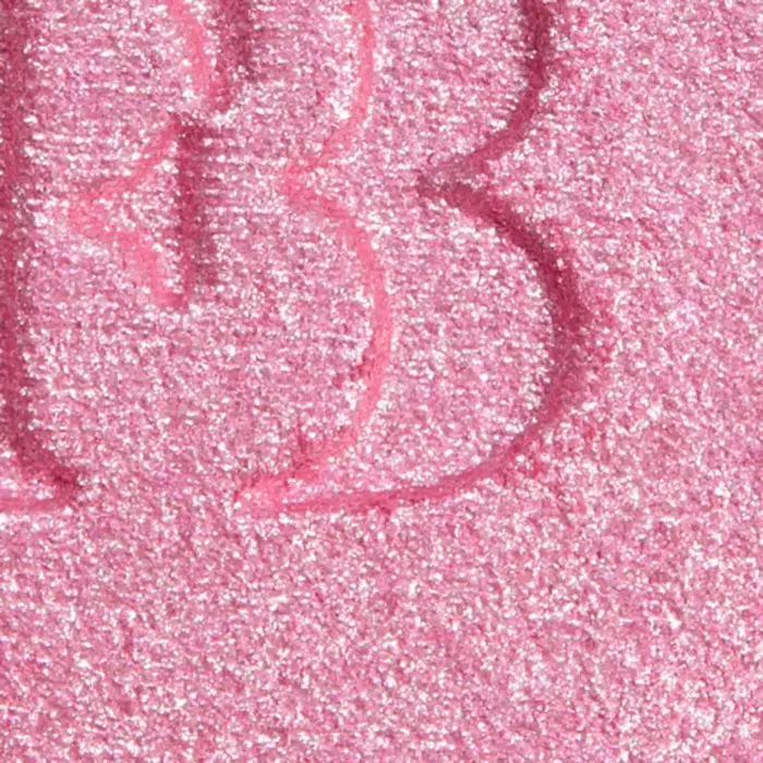 Shimmering Highlighter - Image 5