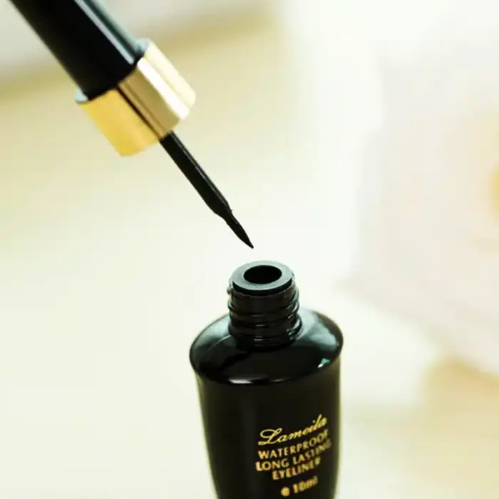 Long Lasting Liquid Eyeliner - Image 4
