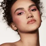 Shimmering Highlighter - Image 2