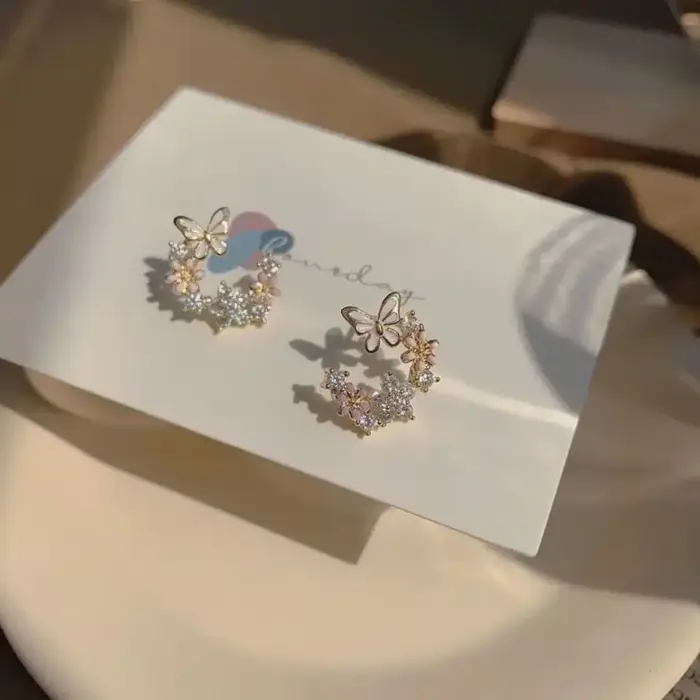 Elegant Flower Stud Earrings - Image 4