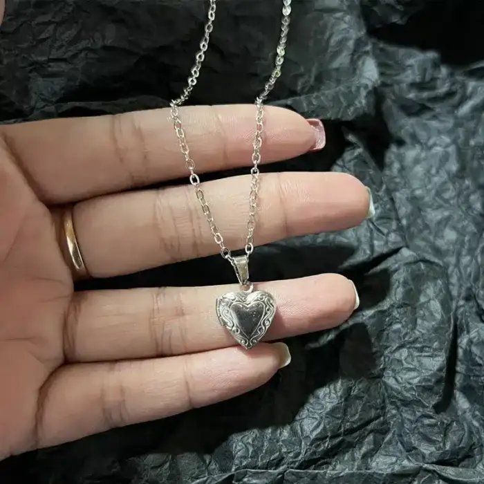Heart Photo Frame Pendant Necklace For Women - Image 5