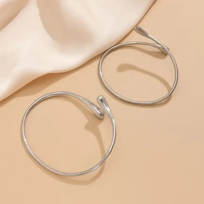 Simple Upper Arm Bracelet For Women - Image 5