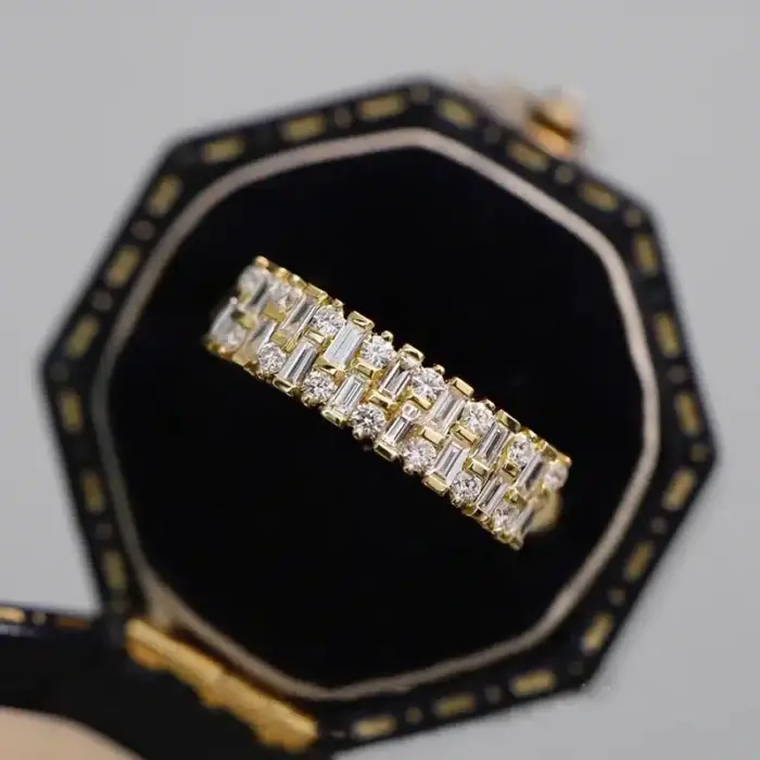 Shiny Cubic Ring For Women - Image 2