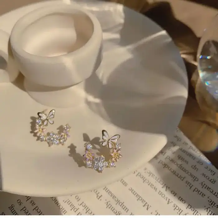 Elegant Flower Stud Earrings - Image 3