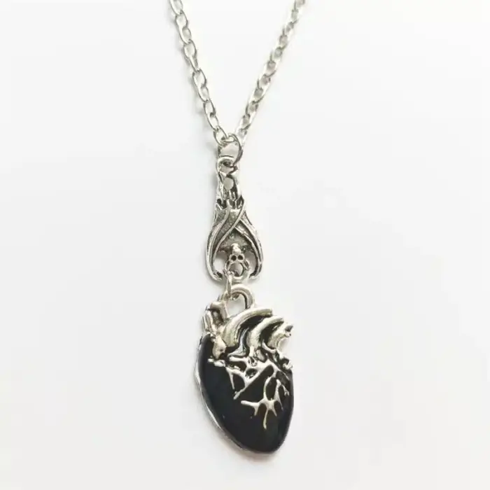 Bloody Heart Pendant Necklace For Women - Image 3