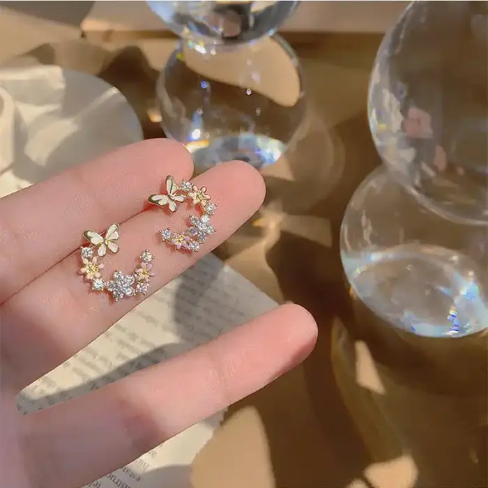 Elegant Flower Stud Earrings - Image 5