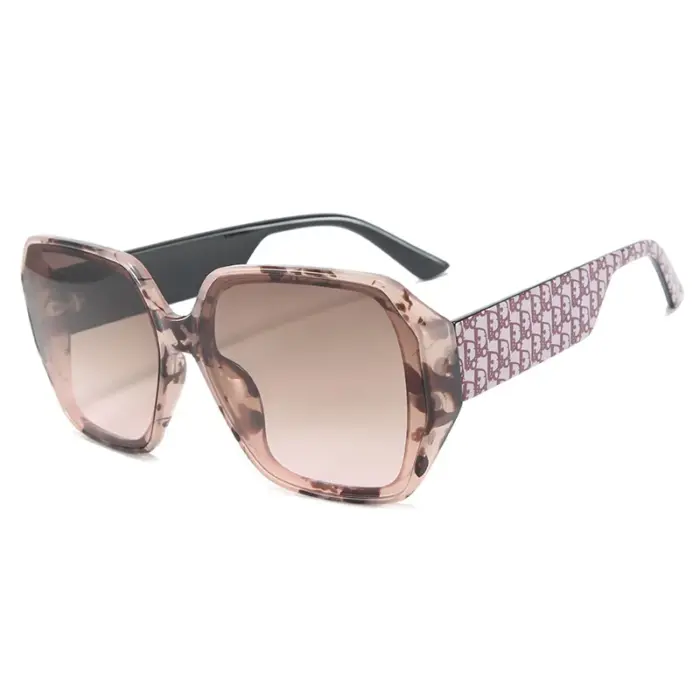 Trendy Square Frame Sunglasses For Women - Image 1