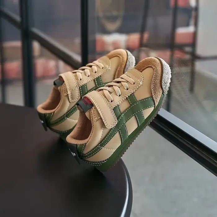Lightweight Running Shoes For Kids - Image 2
