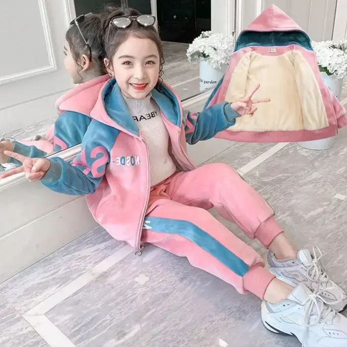 New Warm Tracksuits For Girls - Image 1